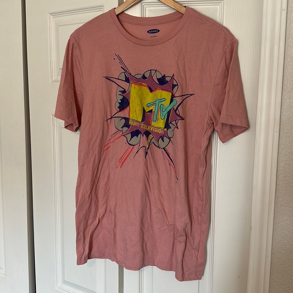 Old Navy MTV graphic tee